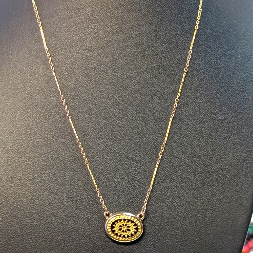 Vintage 80s Avon Snow Fantasy Oval Snowflake Necklace & Earrings Gold Tone Set - Picture 12 of 12